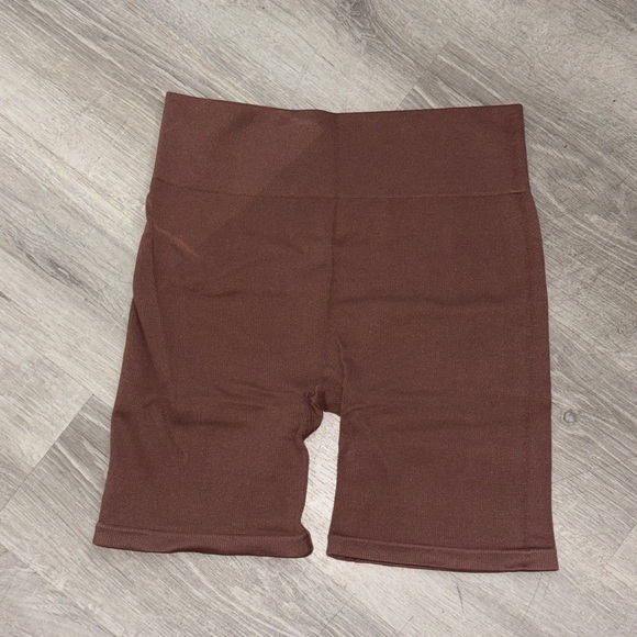 Gilly Hicks (Hollister) Women's Ribbed Brown Biker Shorts - Picture 3 of 5